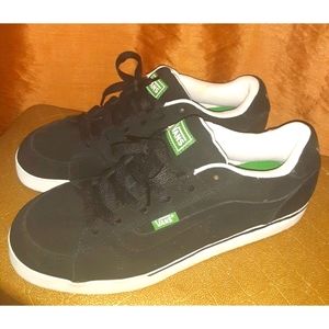 Dead Stock low top puffy VANS skate shoes
